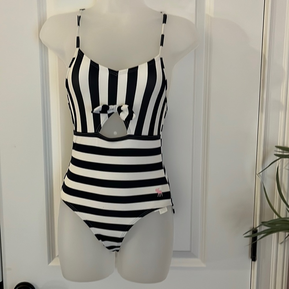 Full piece girls Abercrombie suit